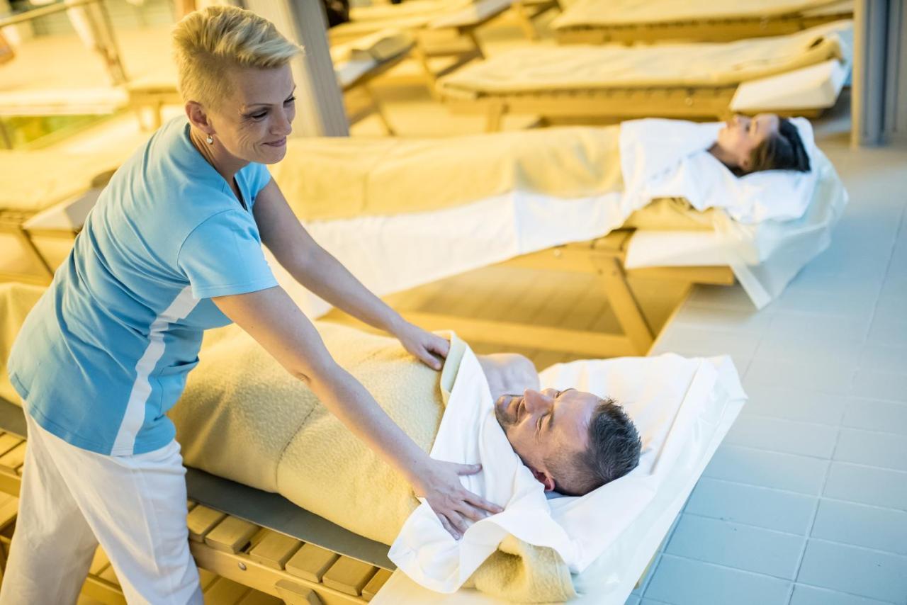 Rehabilitacni Sanatorium - Lazne Darkov Hotel Karviná Eksteriør billede
